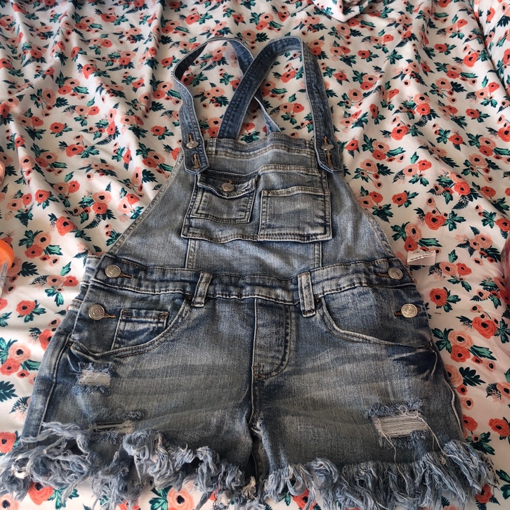 Overall shorts - Picture 1 of 7